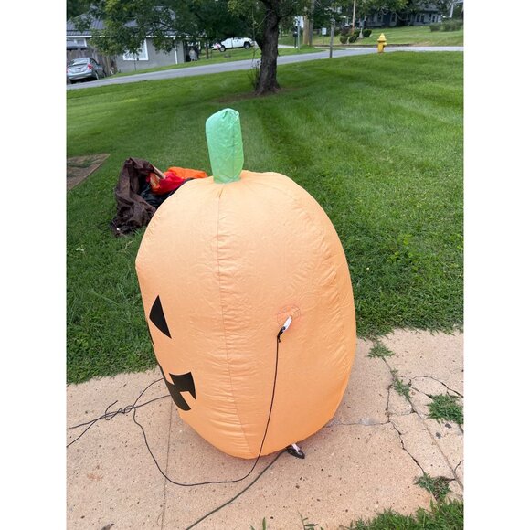 Inflatable Halloween Pumpkin With Jack-O-Lantern Face For Outdoor Yard Decoratio - Picture 2 of 4